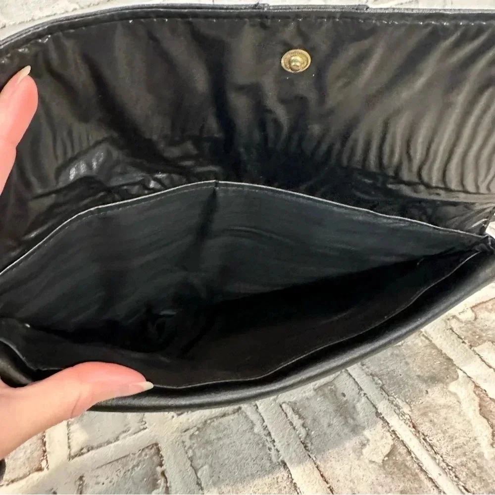 N/A black faux